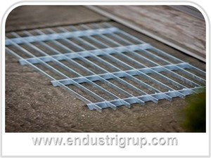 paslanmaz-galvaniz-kaplamali-metal-platform-izgara-merdiven-izgaralari (1)
